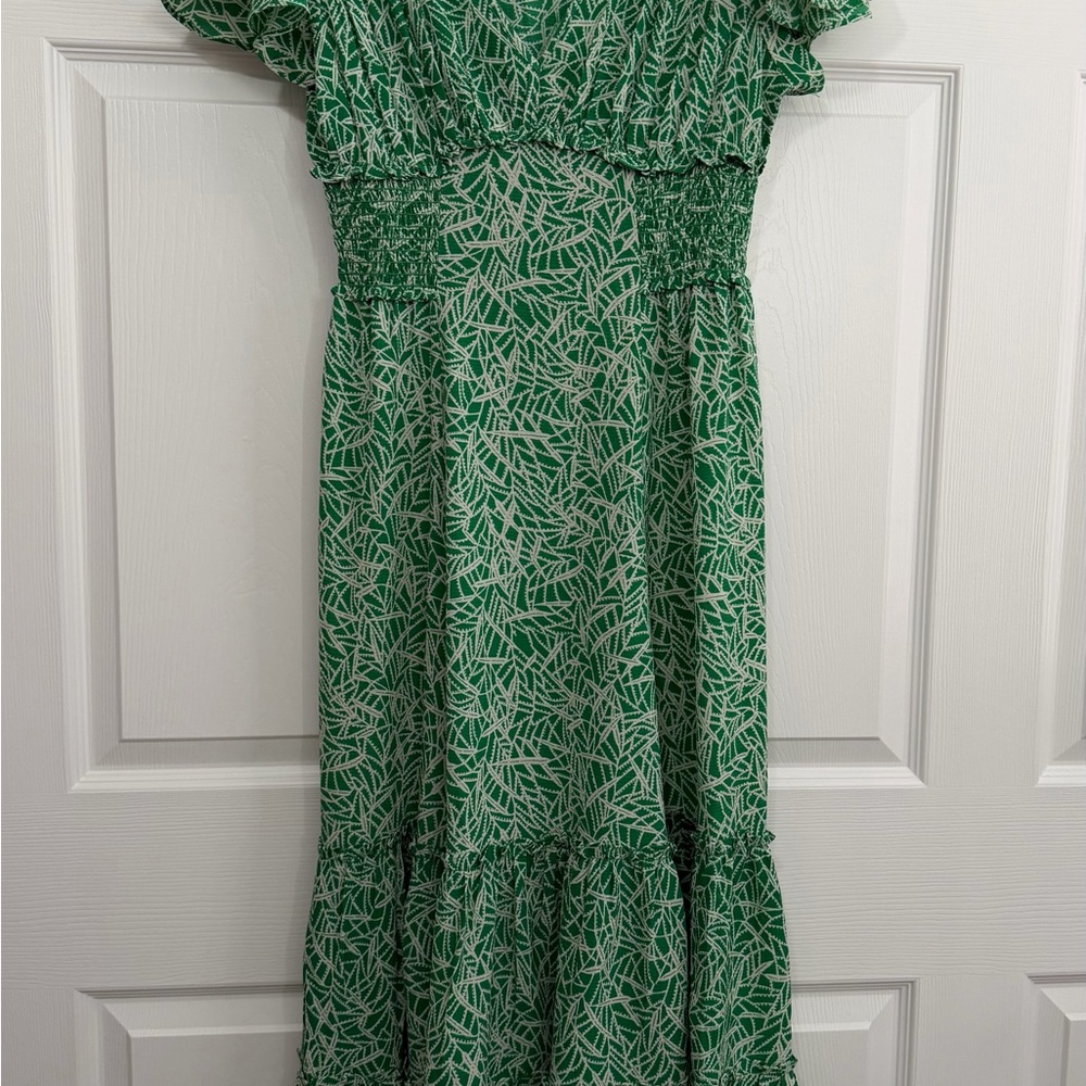 Max Studio Green Geometric Print Top